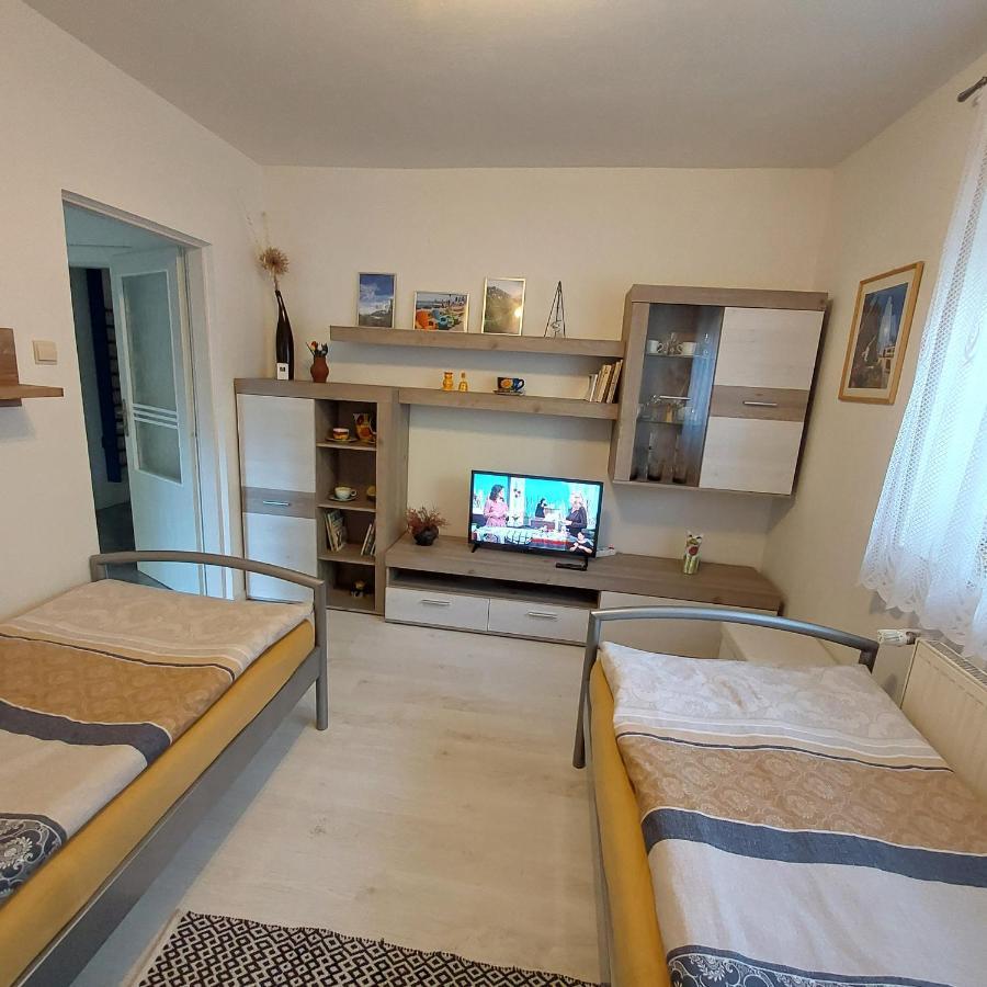 Garsonka Apartment Jilove u Prahy Exterior foto